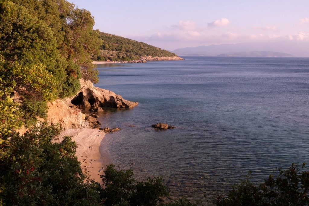 Small beach near Kalamos.  Vaccation home for rent in Lafkos Pelion. Holidays in Greece. 
