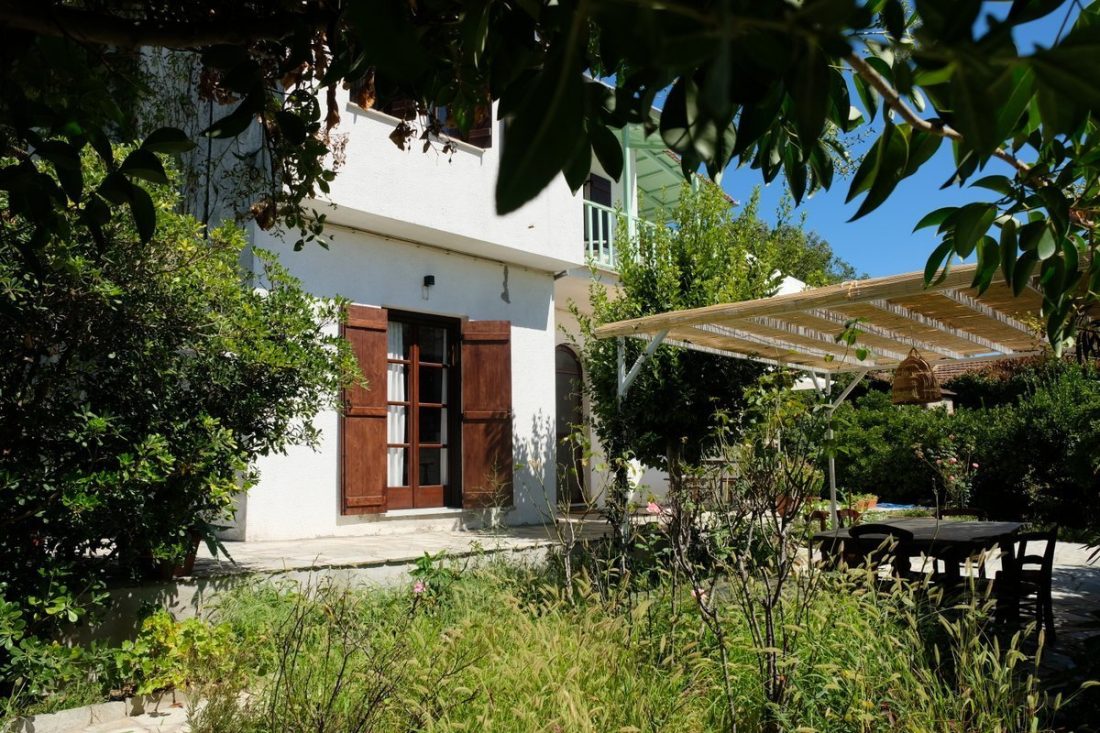 Holidays-in-Greece-3-1100x733 Large holiday cottage with a view in South Pelion Allgemein
