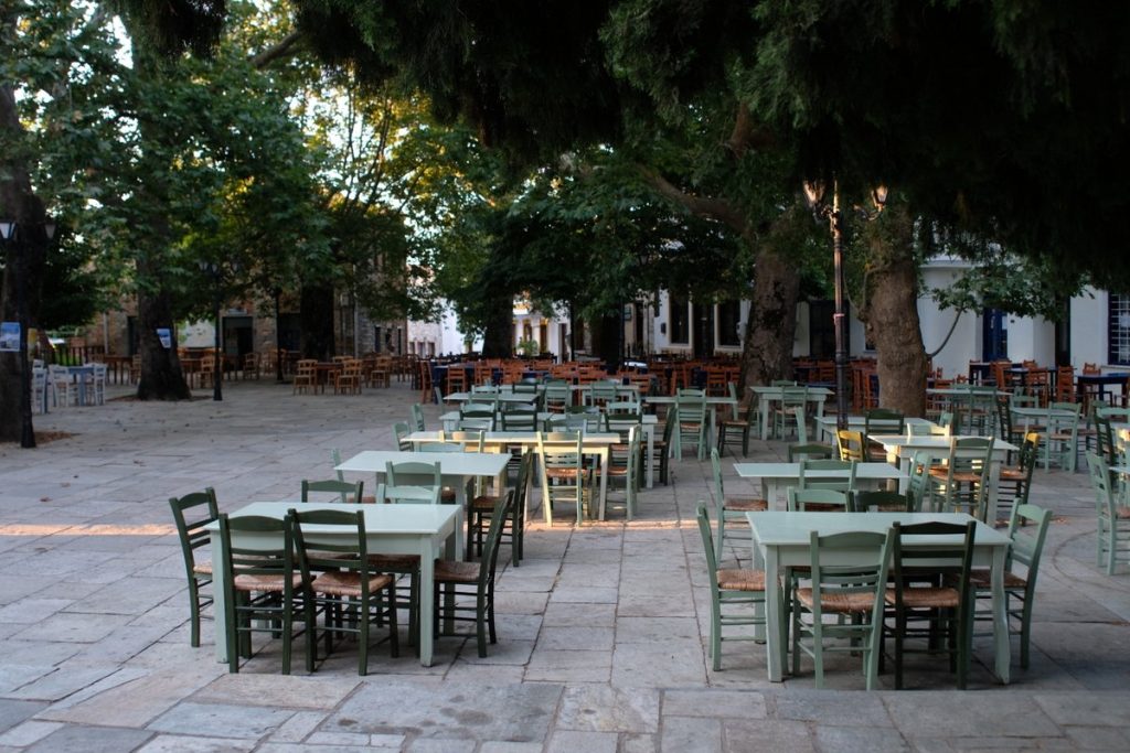 The square in the morning. Modern cottage for rent in Lafkos. House to let. Vacation home in Pelion. Holidays in Greece.
