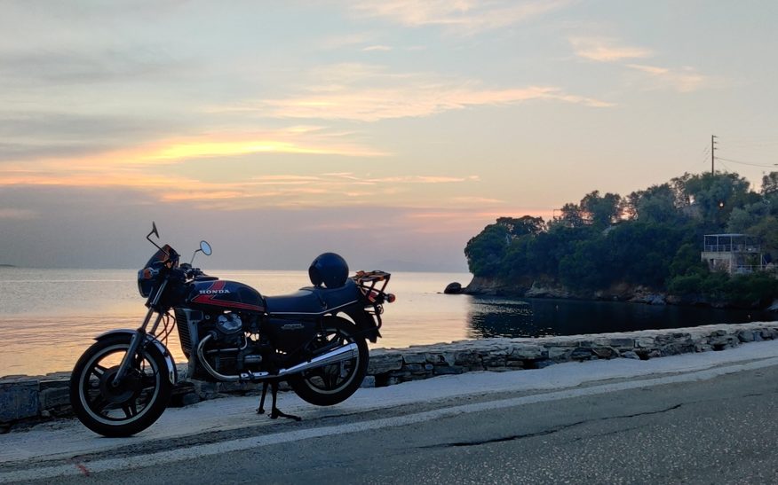 Honda CX500 in Melina, Greece. Motorcycling in Pelion. Vacation home with motorcycle in Lafkos. Holidays in Greece.