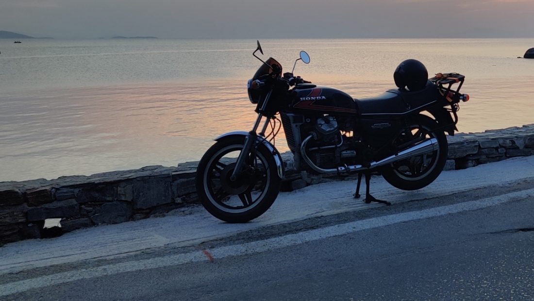 Honda CX500. Motorcycle Holidays in Greece. Pelion. Lafkos to Melina