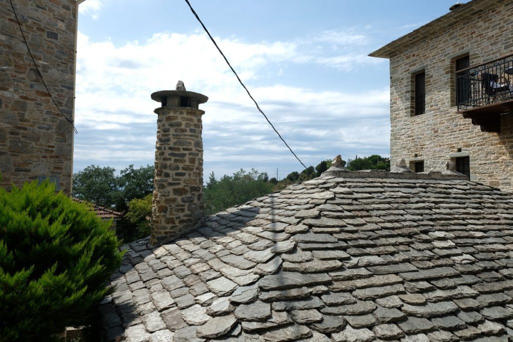 Die schönen Steinhäuser von Lafkos in den Bergen des Süd-Pilion.